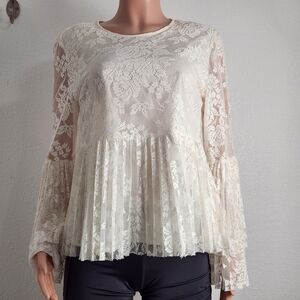 DALIA White Lace Peplum Bell Sleeve Blouse Size: L